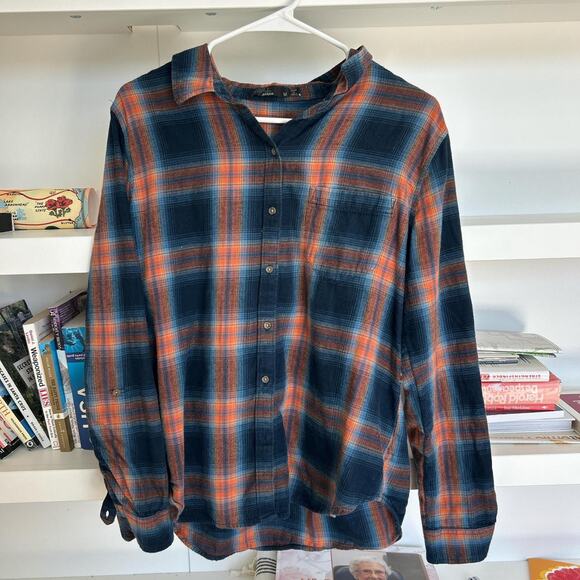 Prana Soft and cozy lightweight flannel - Picture 1 of 4
